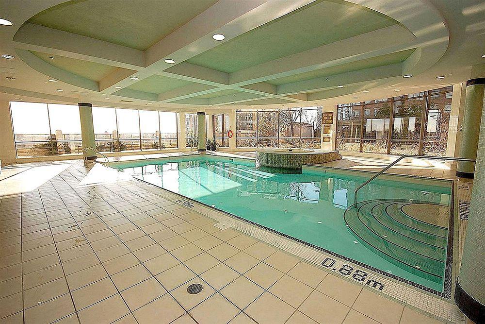 Downtown Mississauga Executive Suites Sq1 Bagian luar foto